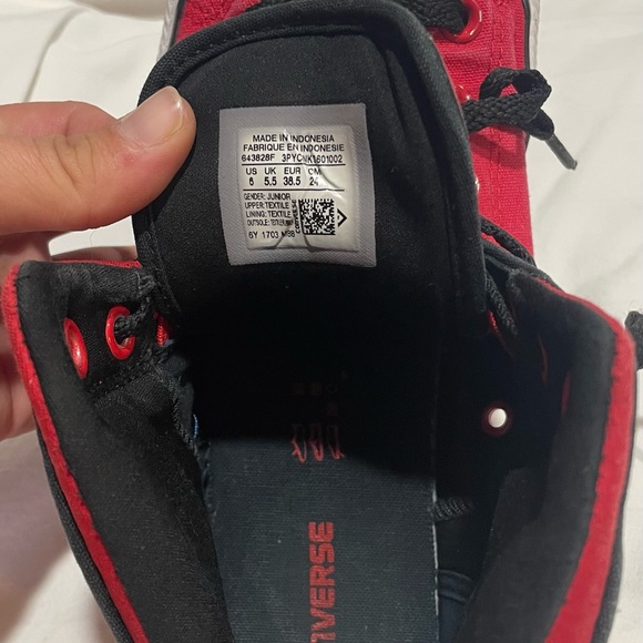 Converse All ⭐️ Star Red&Black Mid-Top Chucks - Picture 6 of 7
